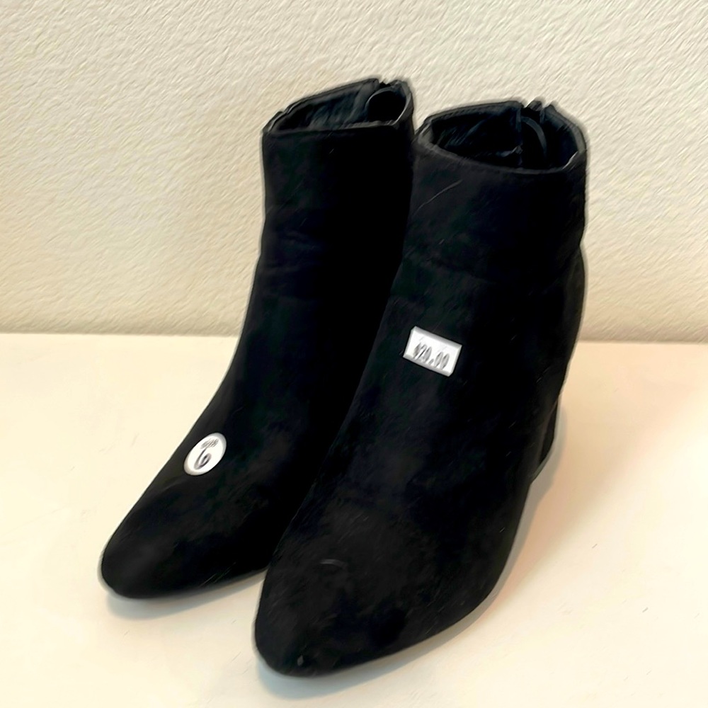 So Me black ankle boots size 6